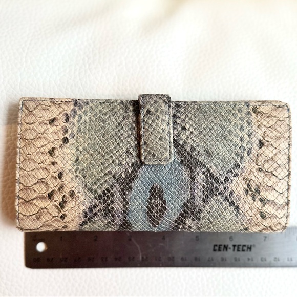 LODIS Leather Clutch Wallet NEW, Snakeskin Embossed Leather - Picture 11 of 12